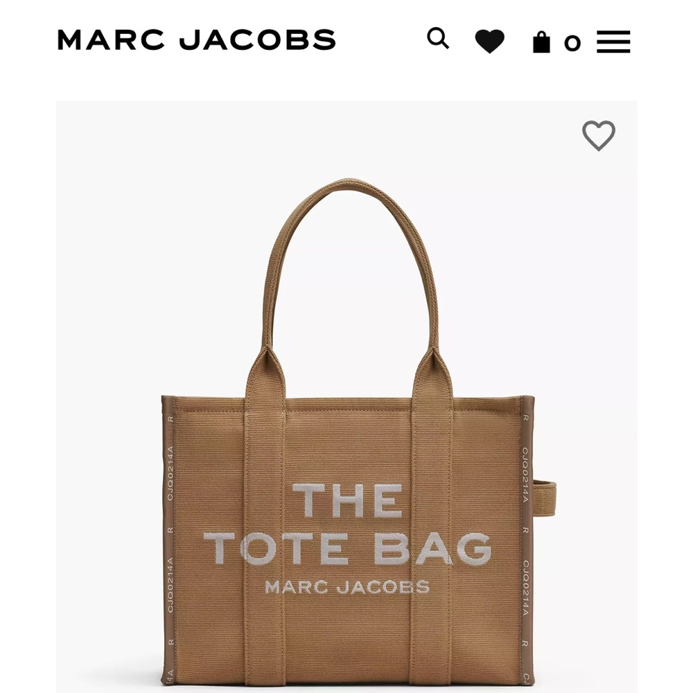 Marc Jacobs  medium bag. Bought in May 2024. Keep in dust bag.